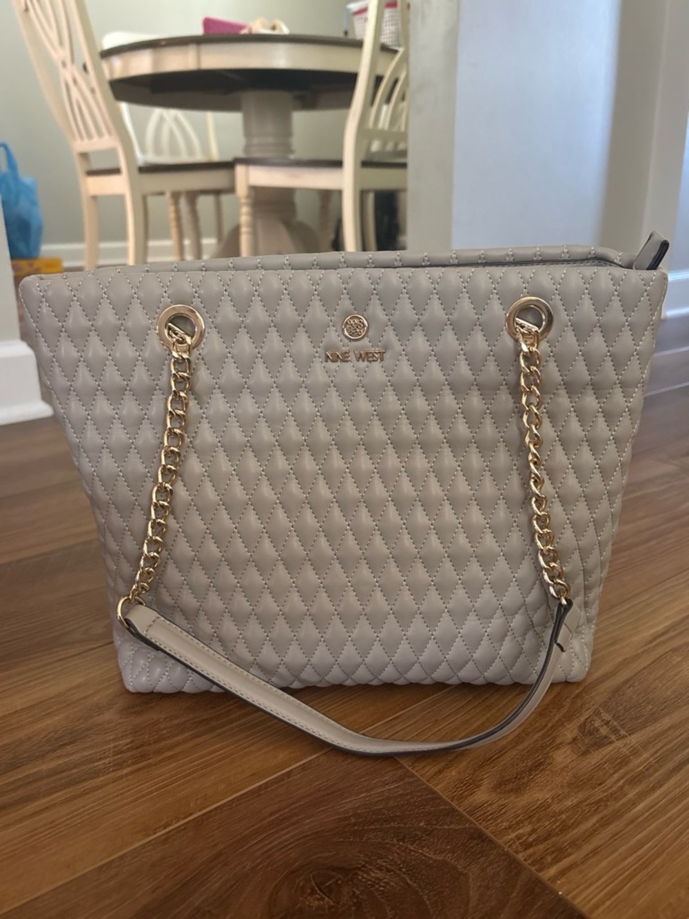 Nine West Gray/beige quilted purse